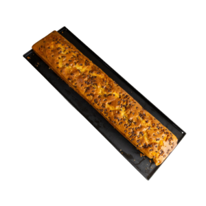 Coca de bizcocho de naranja y chocolate